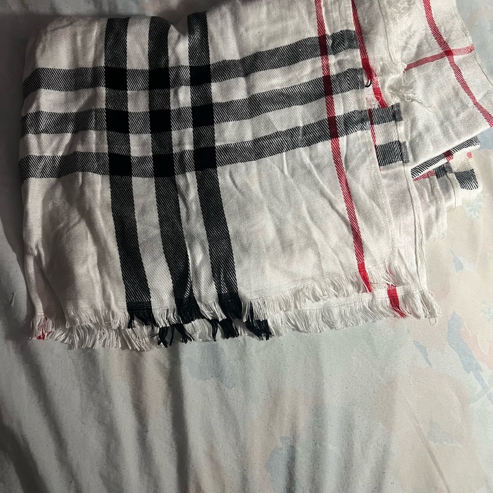 Auth. Older Burberry scarf. EUC